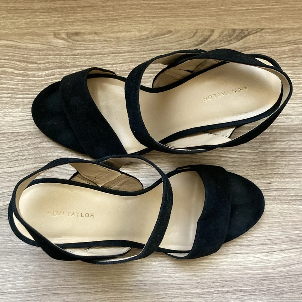 Ann Taylor block heel lorna sandal black 7,5